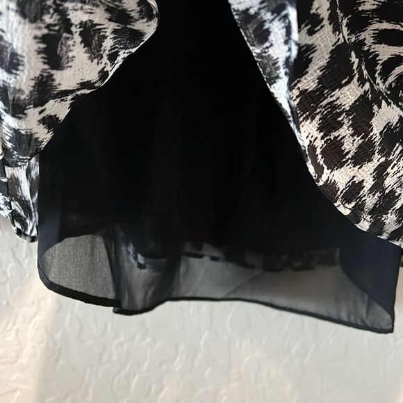 Animal Print Ruffle On Off Shoulder Elastic Trim Blouse Black White Petite L NWT - Picture 6 of 13